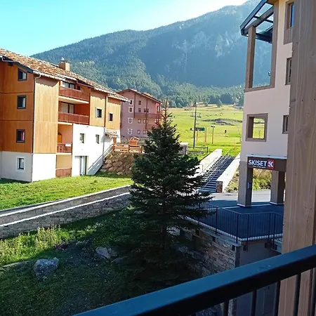 Apartment For 6 People In *