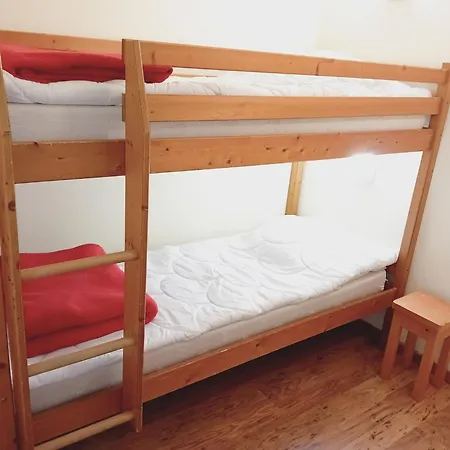 Apartment For 6 People In